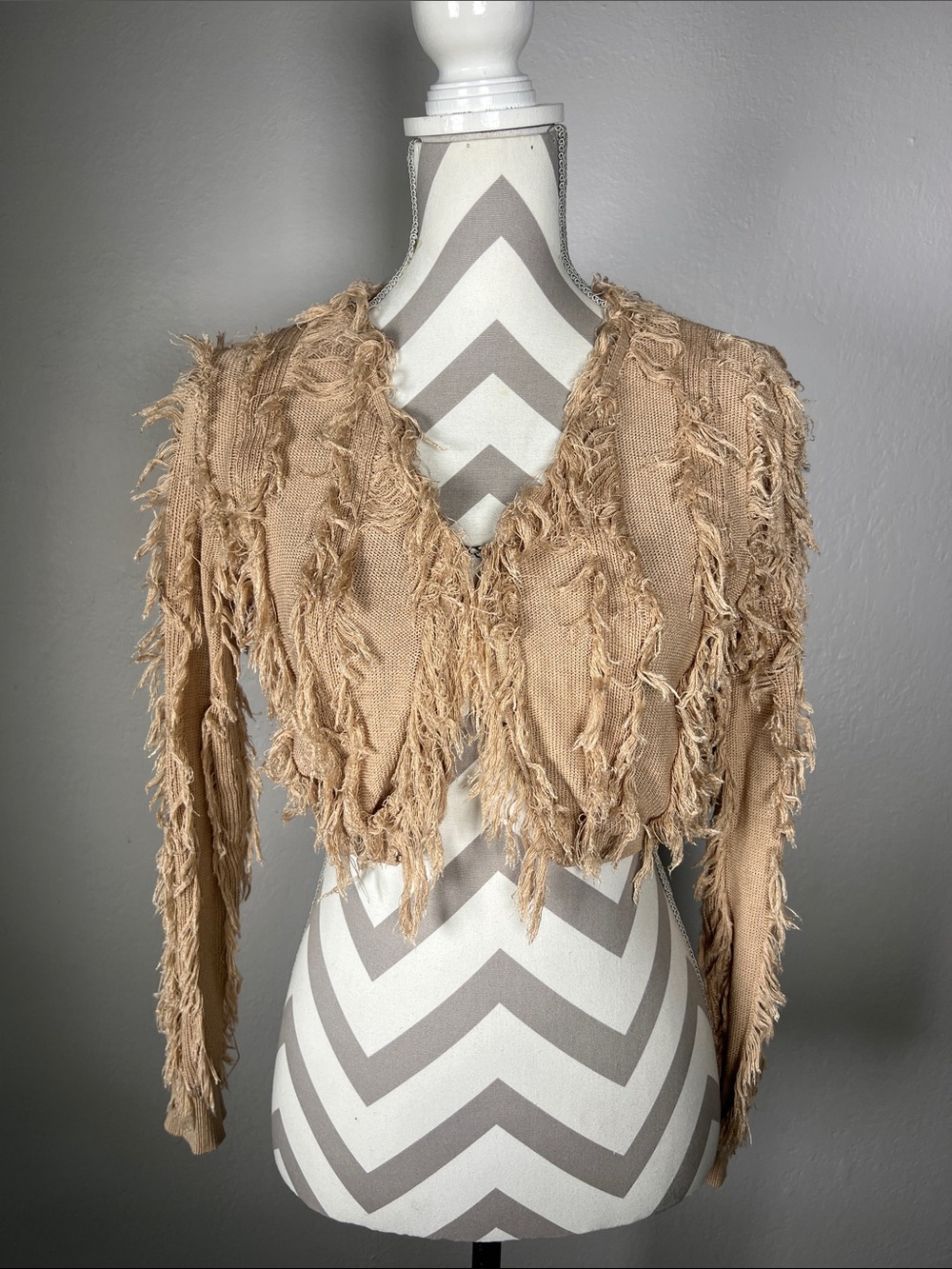 Dazy Women’s Fringed Distressed Cropped Cardigan Sweater Tan Sz S